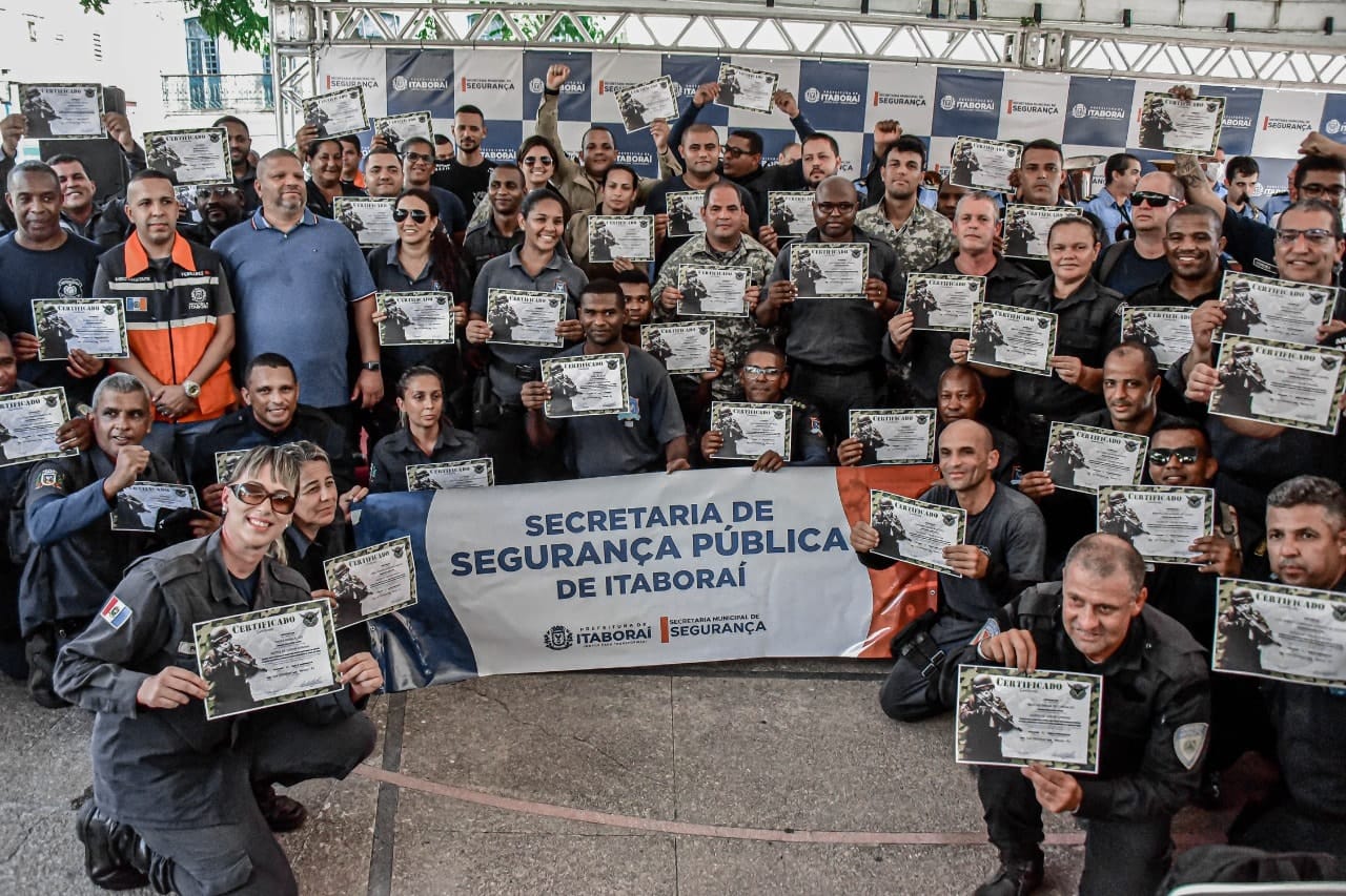 Leia mais sobre o artigo Cerimônia marca encerramento de curso para guardas municipais