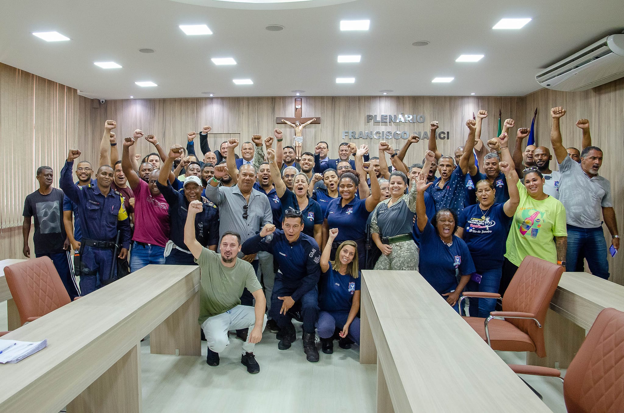 Leia mais sobre o artigo Prefeito Marcelo Delaroli  corrige erro histórico de Nivelamento funcional dos agentes da Guarda Municipal de Itaboraí