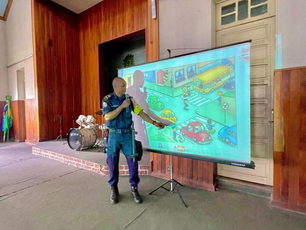 Ronda Escolar promove palestra sobre Educação no Trânsito no CCM