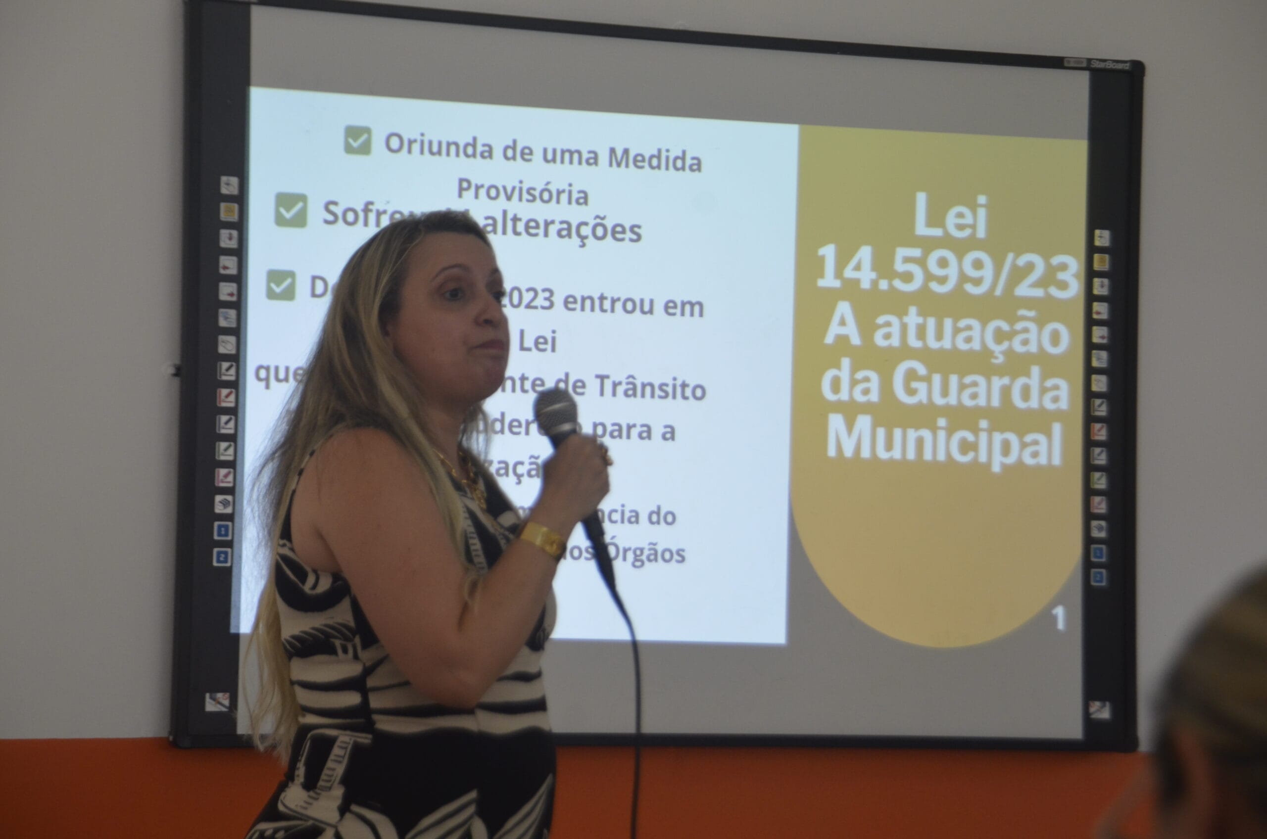 Leia mais sobre o artigo Semseg promove palestra aos agentes públicos sobre a Lei 14.599 e as atualizações das competências da Guarda Municipal no Trânsito.