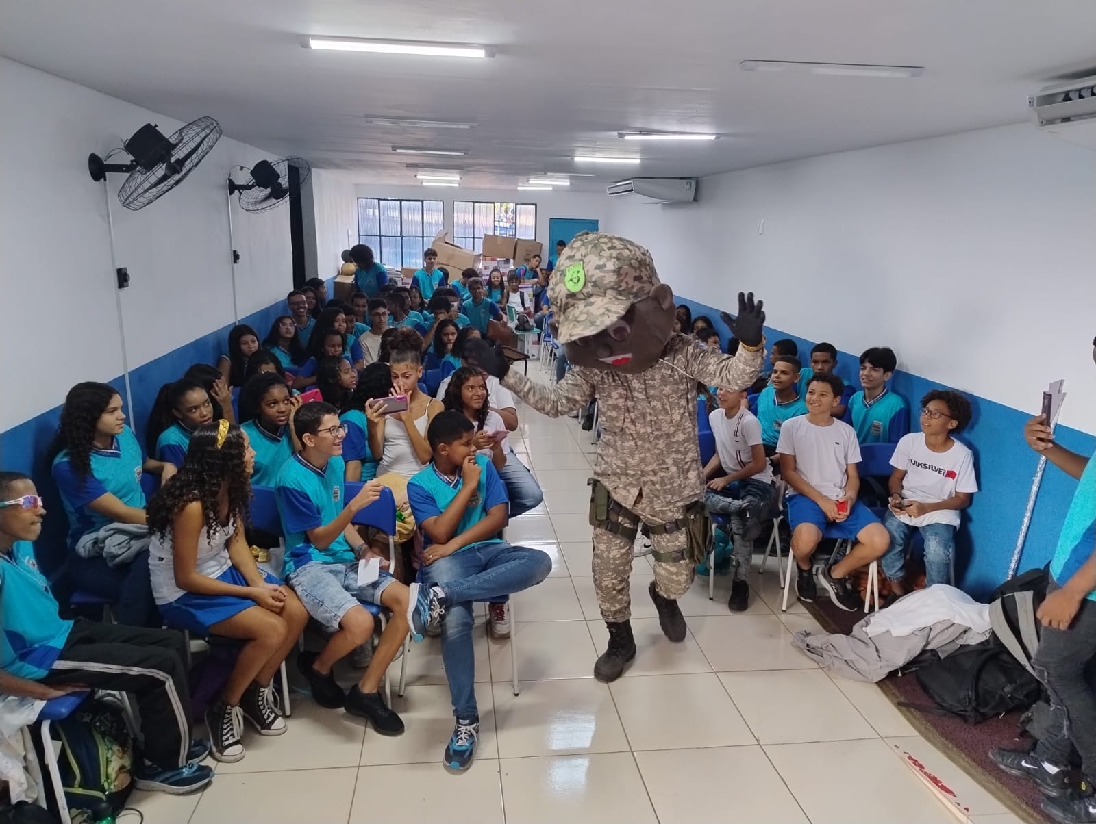 Leia mais sobre o artigo Equipe do GEPAM realiza palestra e plantio em colégio de São Gonçalo